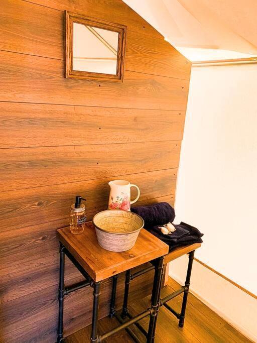 Silver Spur Homestead Luxury Glamping - The Cowboy Tombstone Bagian luar foto